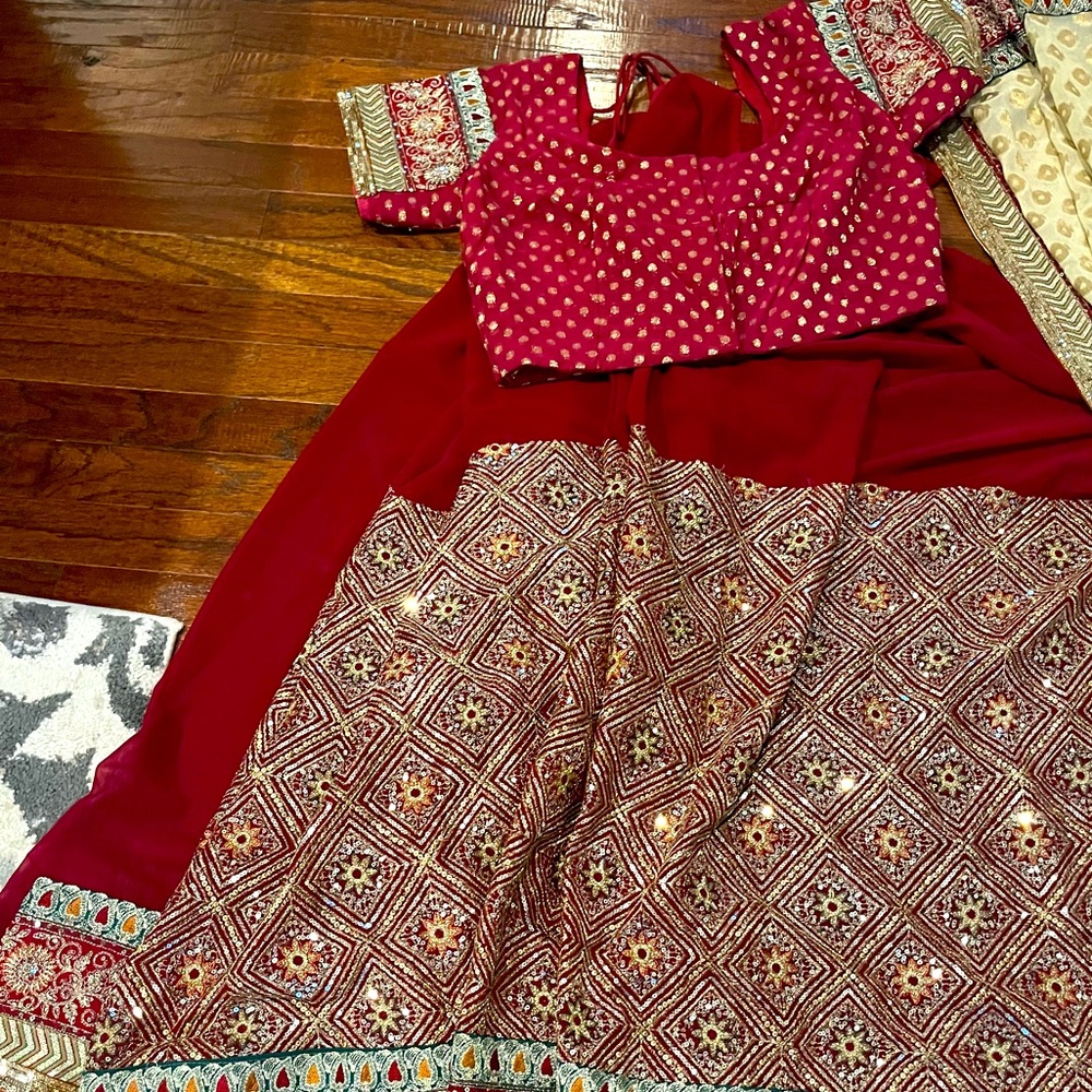Gorgeous wedding saree. Red and white whiite gold border